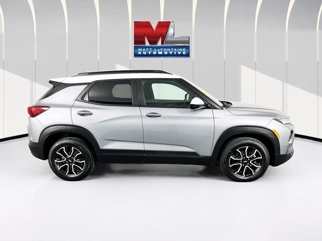 2023 Chevrolet Trailblazer — interior view